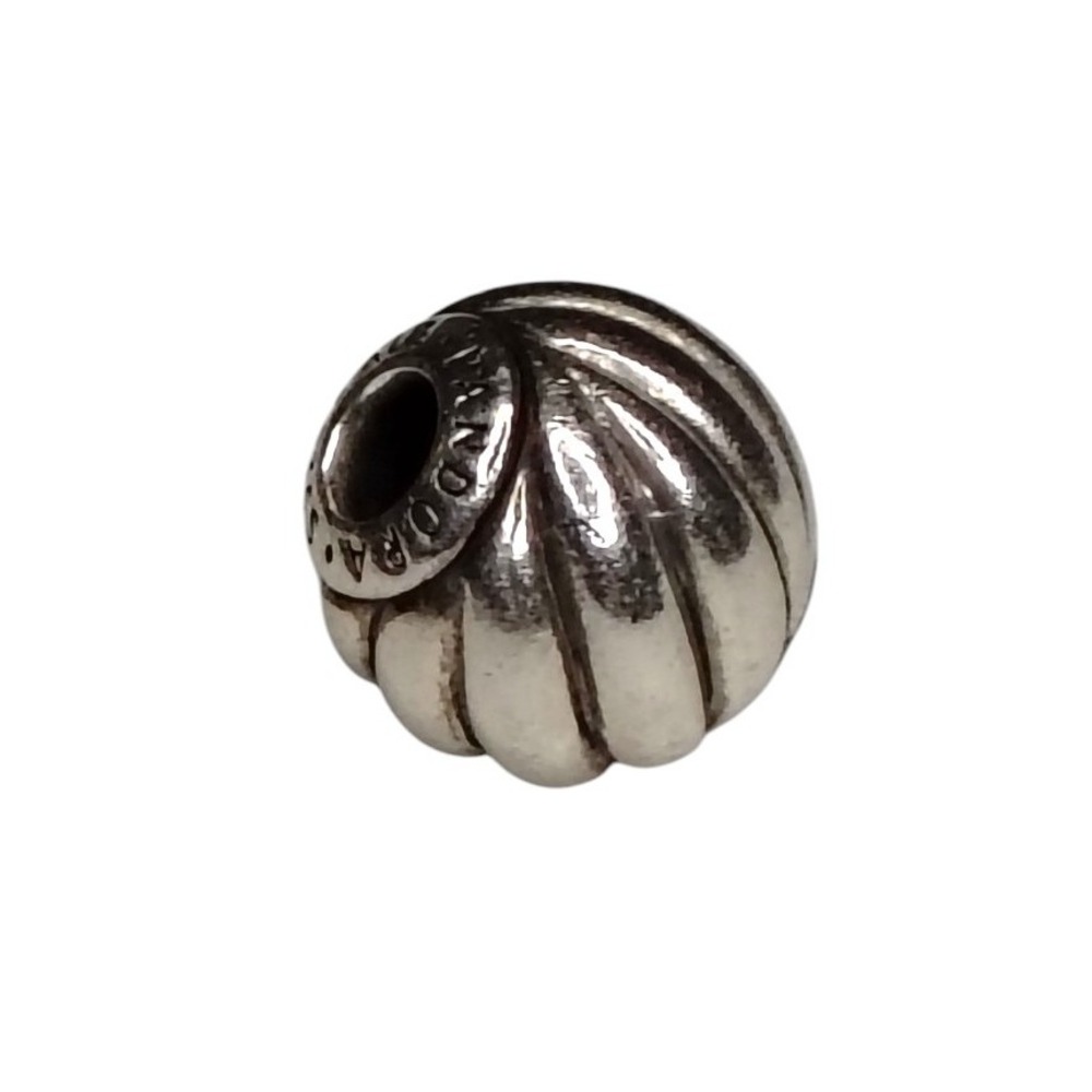 Pandora Essence‎ Health Charm